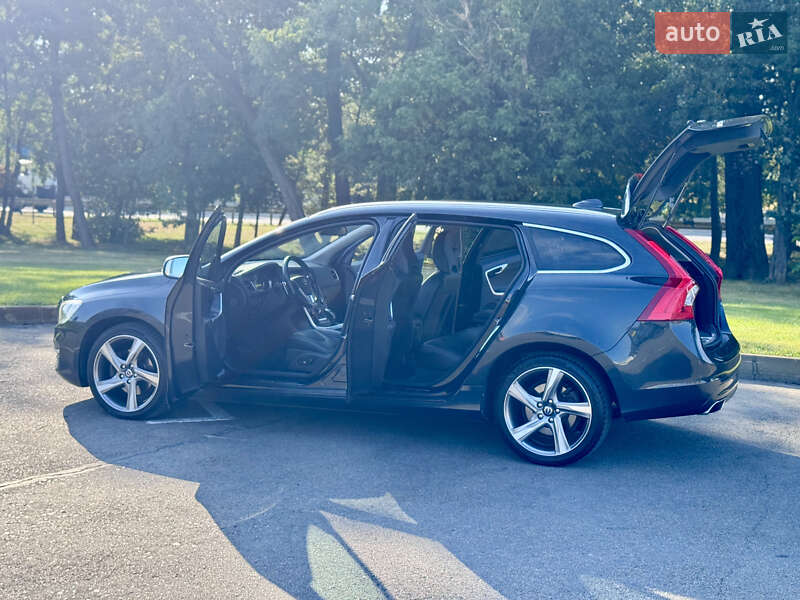Универсал Volvo V60 2014 в Киеве