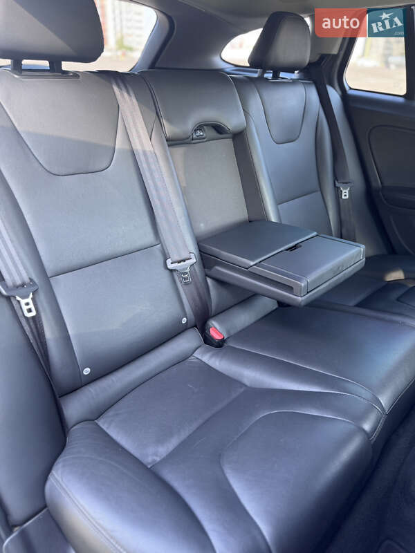 Универсал Volvo V60 2014 в Киеве