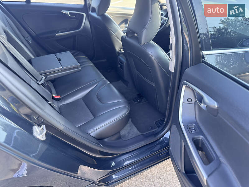 Универсал Volvo V60 2014 в Киеве