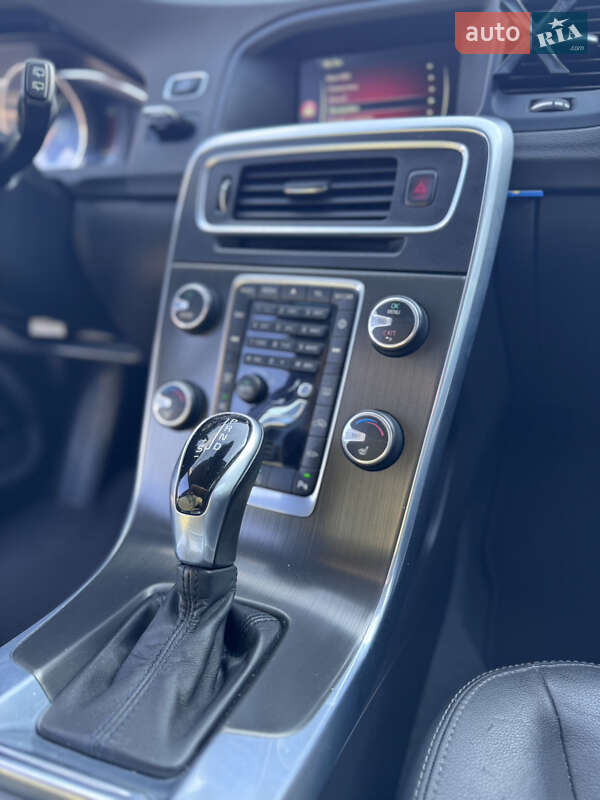 Универсал Volvo V60 2014 в Киеве