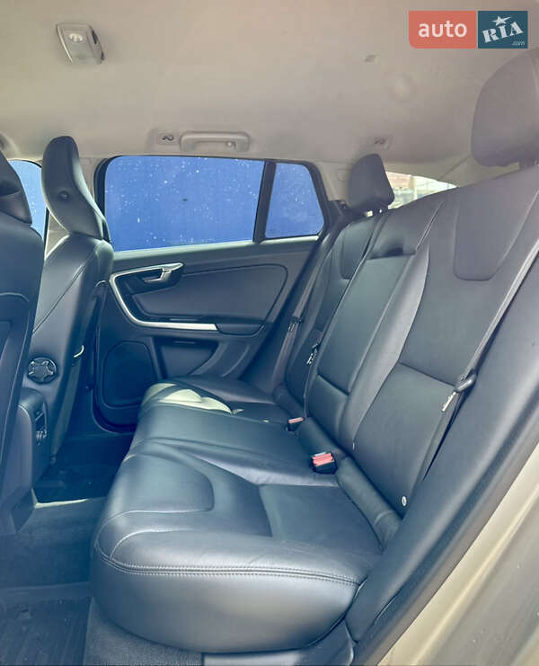 Универсал Volvo V60 2014 в Ровно