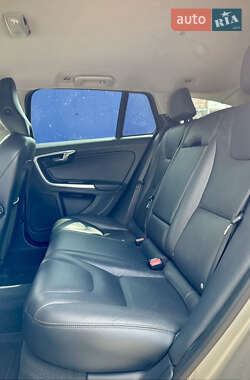 Универсал Volvo V60 2014 в 