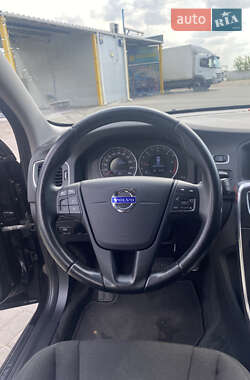 Универсал Volvo V60 2012 в 