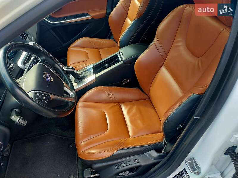 Універсал Volvo V60 2014 в Бродах