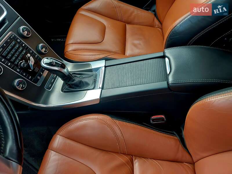 Універсал Volvo V60 2014 в Бродах