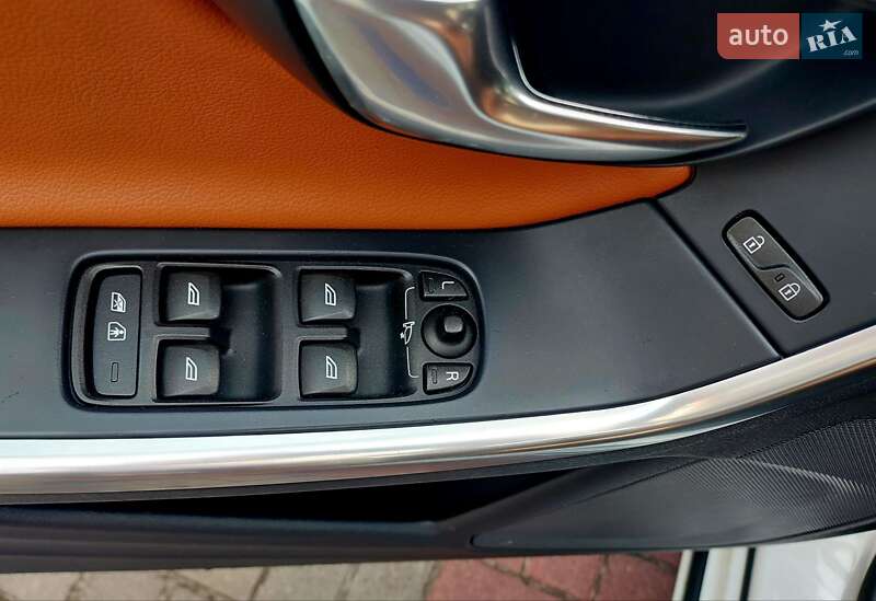 Універсал Volvo V60 2014 в Бродах