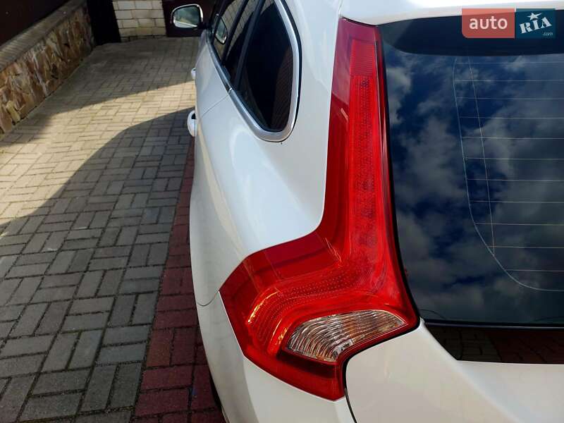 Універсал Volvo V60 2014 в Бродах