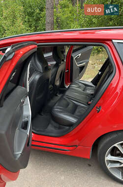 Универсал Volvo V60 2013 в 