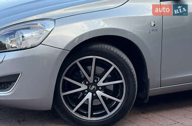 Универсал Volvo V60 2012 в 