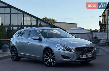 Универсал Volvo V60 2012 в 