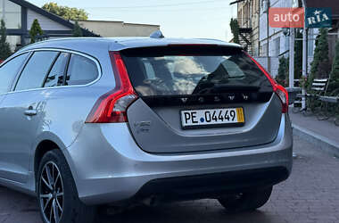 Универсал Volvo V60 2012 в 