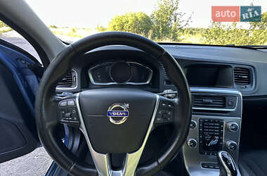 Универсал Volvo V60 2015 в 