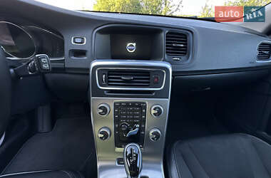 Универсал Volvo V60 2015 в 