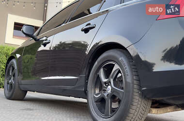 Универсал Volvo V60 2010 в 
