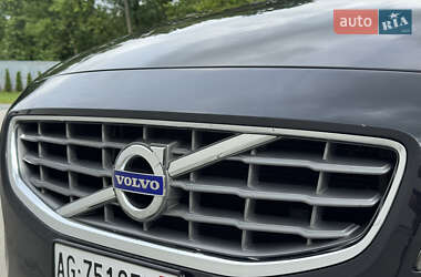 Универсал Volvo V60 2012 в 