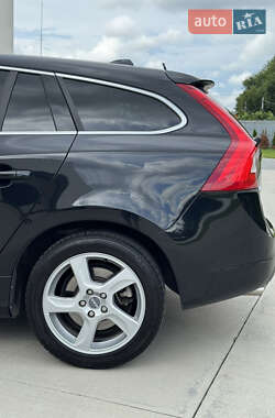 Универсал Volvo V60 2012 в 