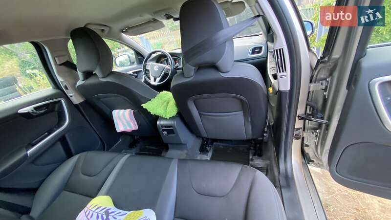 Універсал Volvo V60 2014 в Первомайську