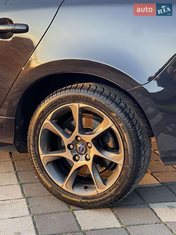 Универсал Volvo V60 2014 в Звягеле