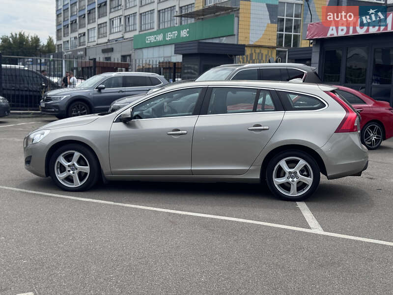 Универсал Volvo V60 2012 в Киеве
