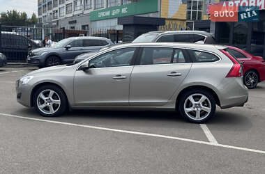 Универсал Volvo V60 2012 в 