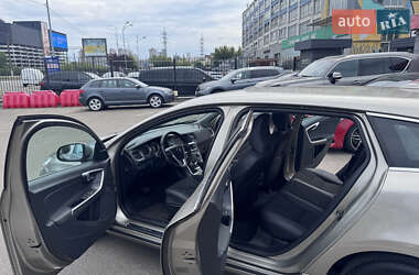 Универсал Volvo V60 2012 в 