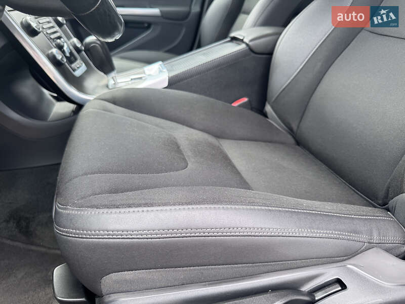Универсал Volvo V60 2012 в Киеве