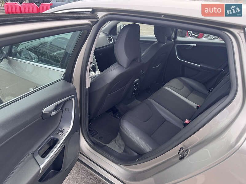 Универсал Volvo V60 2012 в Киеве