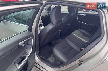 Универсал Volvo V60 2012 в 