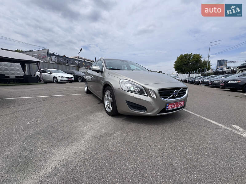 Универсал Volvo V60 2012 в Киеве