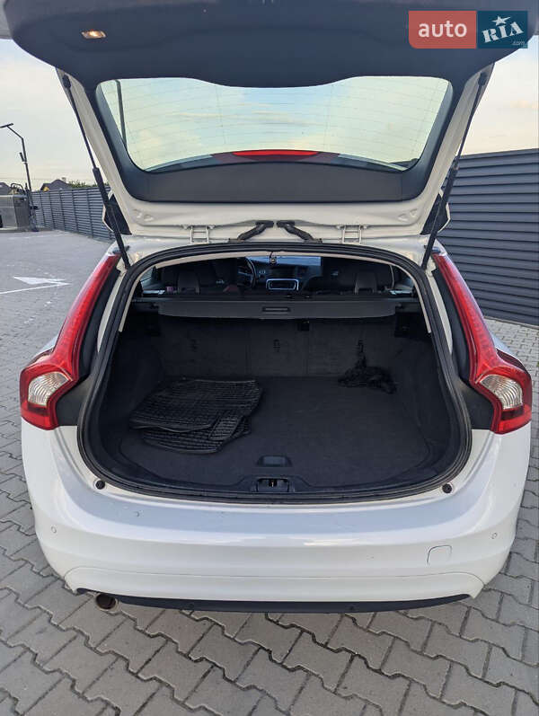 Универсал Volvo V60 2016 в Радехове