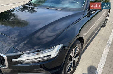 Универсал Volvo V60 2020 в 