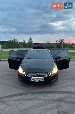 Универсал Volvo V60 2011 в 