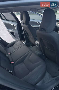Универсал Volvo V60 2011 в 