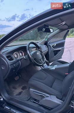 Универсал Volvo V60 2011 в 