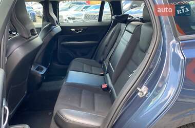 Универсал Volvo V60 2019 в 