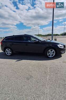 Универсал Volvo V60 2014 в 
