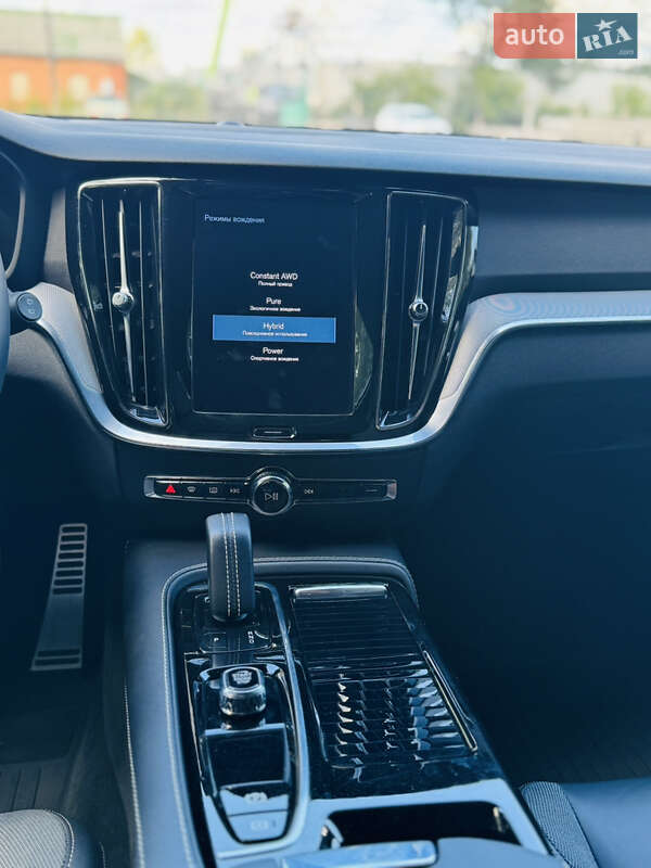 Универсал Volvo V60 2022 в Лохвице