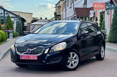 Универсал Volvo V60 2012 в 