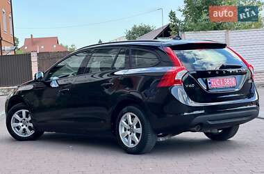 Универсал Volvo V60 2012 в 
