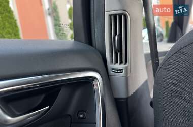 Универсал Volvo V60 2012 в 
