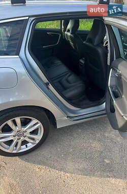 Универсал Volvo V60 2012 в 