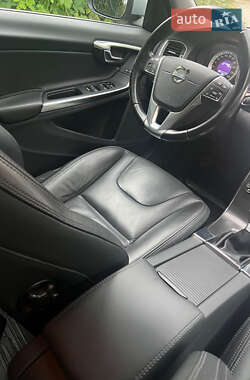 Универсал Volvo V60 2012 в 