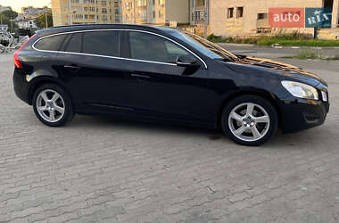 Универсал Volvo V60 2011 в 