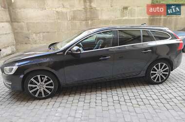 Універсал Volvo V60 2014 в Тернополі