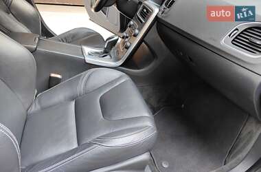 Универсал Volvo V60 2014 в 