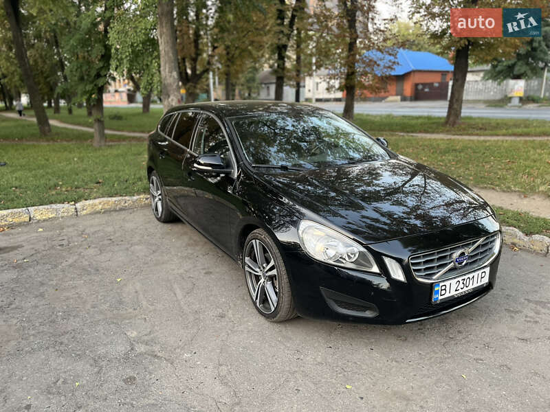 Универсал Volvo V60 2011 в 