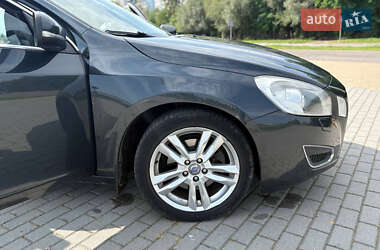 Универсал Volvo V60 2012 в 