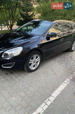 Универсал Volvo V60 2013 в Новояворовске