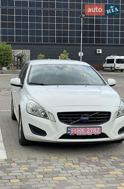 Универсал Volvo V60 2012 в 