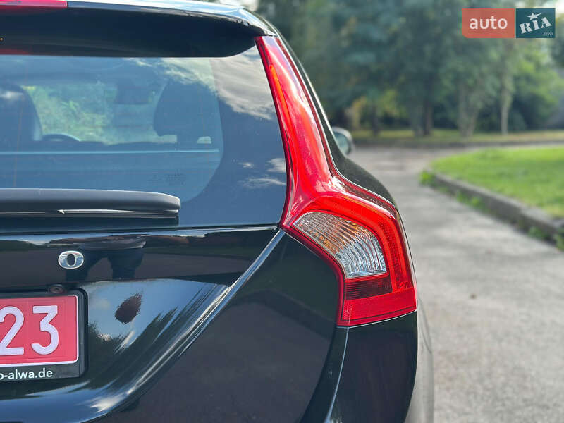 Універсал Volvo V60 2015 в Рівному